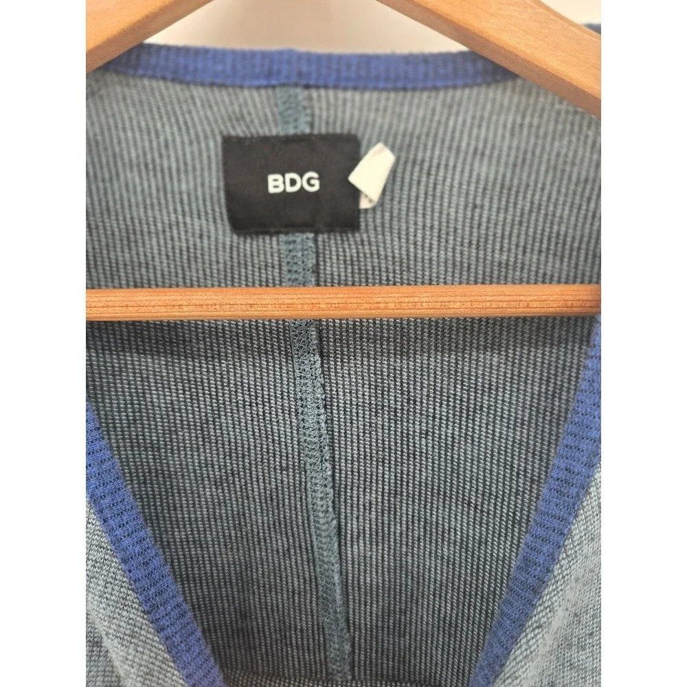 BDG Henley Shirt Mens Large Gray Blue Waffle Knit Long Sleeve Colorblock Thermal